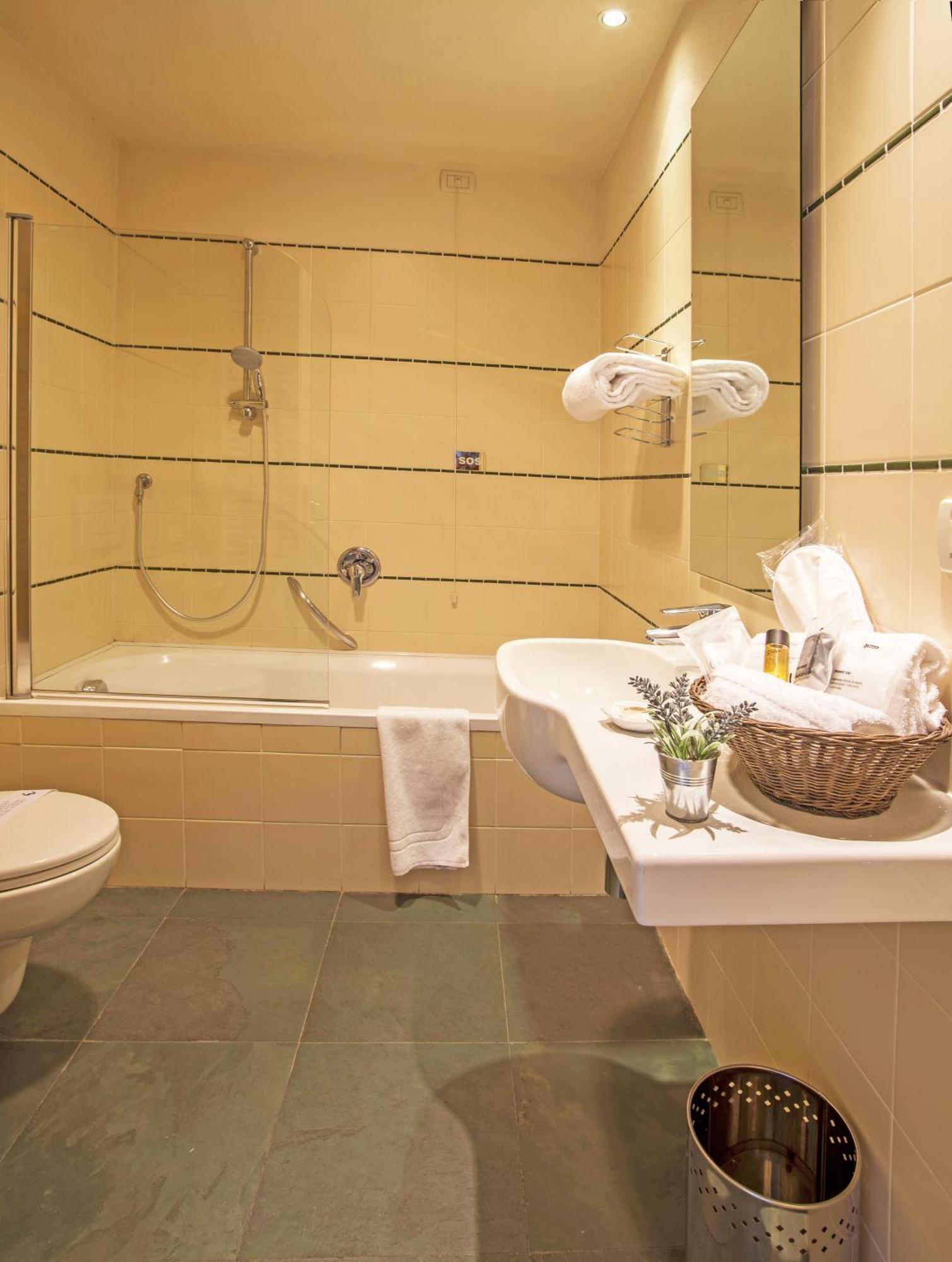 Hotel Antico Podere Propano سالوزو المظهر الخارجي الصورة