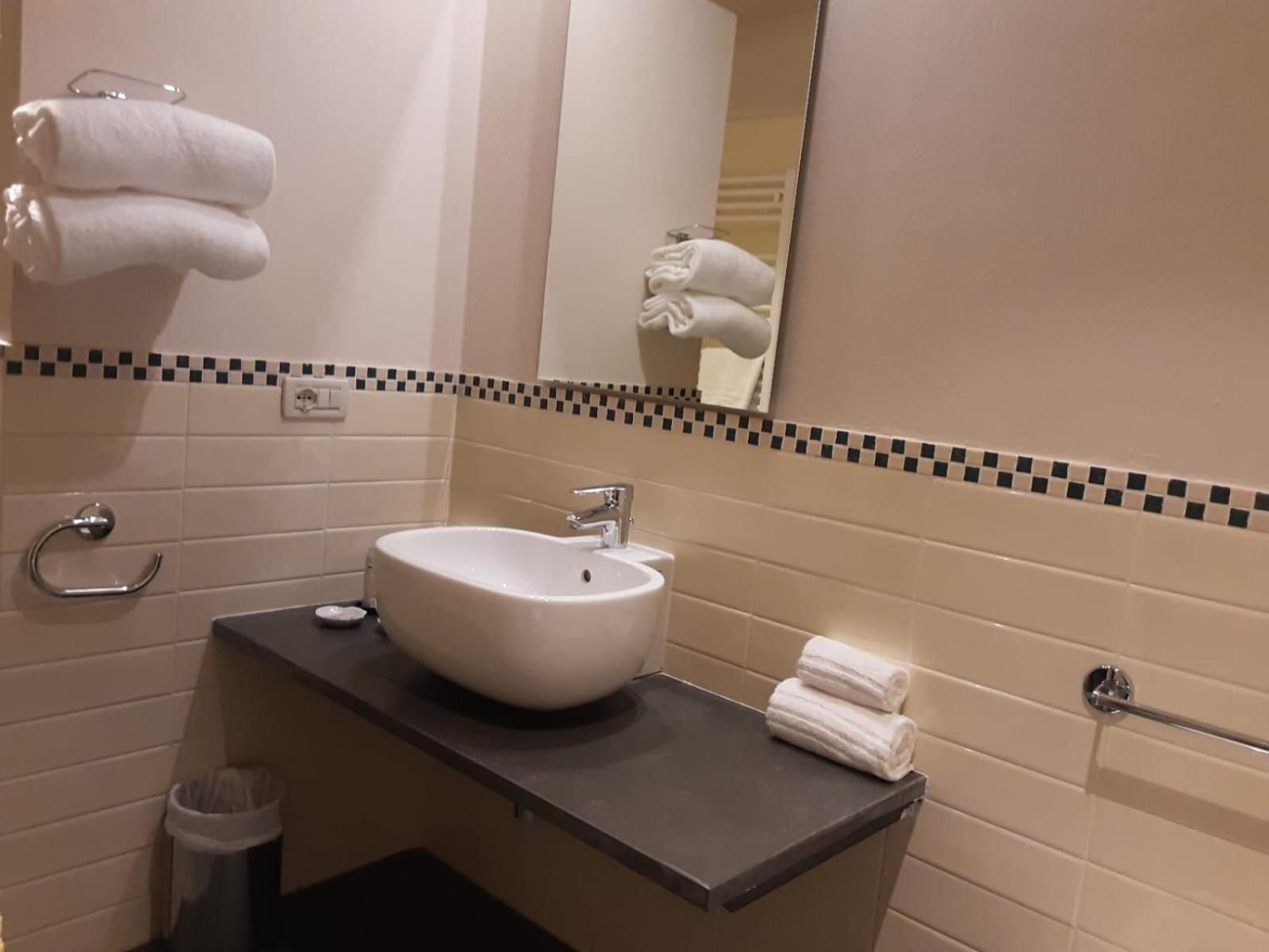 Hotel Antico Podere Propano سالوزو المظهر الخارجي الصورة